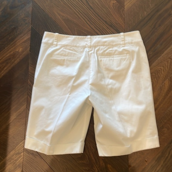 Ann Taylor Boardwalk Shorts White 10 - Picture 2 of 5